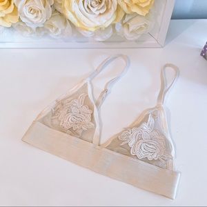Urban outfitters, soft bra (Size S)